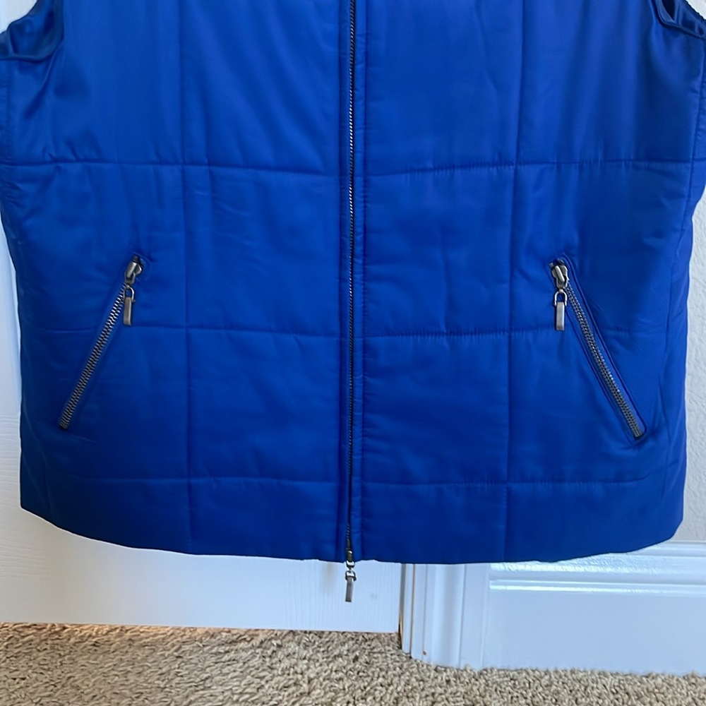 CHARTER CIUB QUILTED STAND COLLAR, ROYAL BLUE VEST- SIZE LARGE - Picture 4 of 14